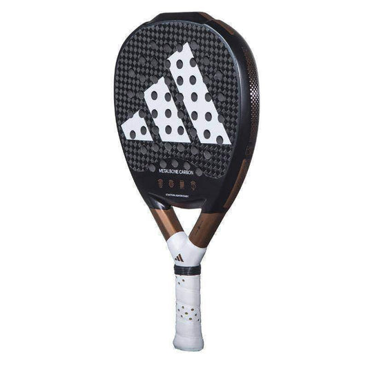 Padelschläger Adidas Metalbone Carbon 2023 (Express Shipping)Adidas Metalbone Carbon 2023
Wir stellen den Metalbone Carbon Black/Bronze Padelschläger der renommierten Sportmarke Adidas vor. Dieser Schläger ist ein Muss für erfSport und Außenbereich, Paddle-TennisPadel MarktAdidasPadelschläger Adidas Metalbone Carbon 2023 (Express Shipping)