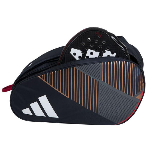 Padeltasche Adidas Control 3.3 SchwarzPadeltasche Adidas Control 3.3 Schwartz
Es ist die ideale Padeltasche für Spieler, die nur das Nötigste zu ihren Padeltmatches mitnehmen möchten. Das Hauptfach ist gSport und Außenbereich, Paddle-TennisPadel MarktAdidasPadeltasche Adidas Control 3