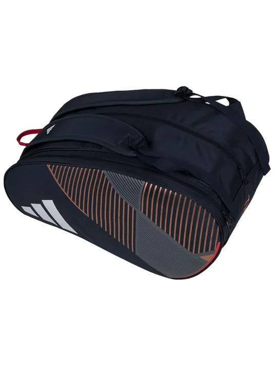 Padeltasche Adidas Control 3.3 SchwarzPadeltasche Adidas Control 3.3 Schwartz
Es ist die ideale Padeltasche für Spieler, die nur das Nötigste zu ihren Padeltmatches mitnehmen möchten. Das Hauptfach ist gSport und Außenbereich, Paddle-TennisPadel MarktAdidasPadeltasche Adidas Control 3
